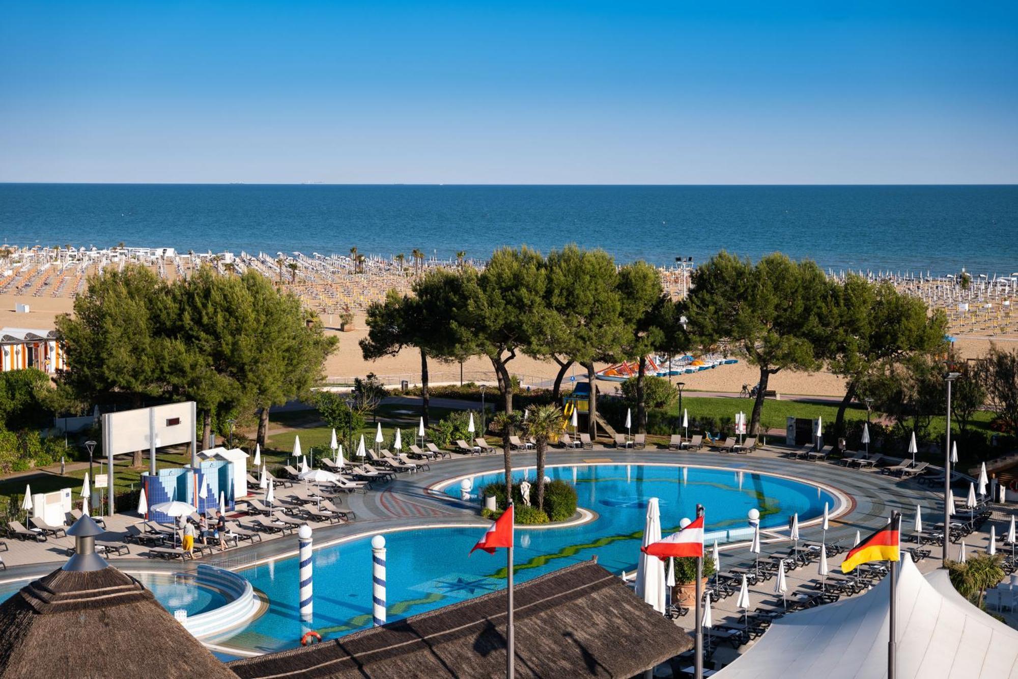 Aparthotel Holiday Bibione Exterior foto